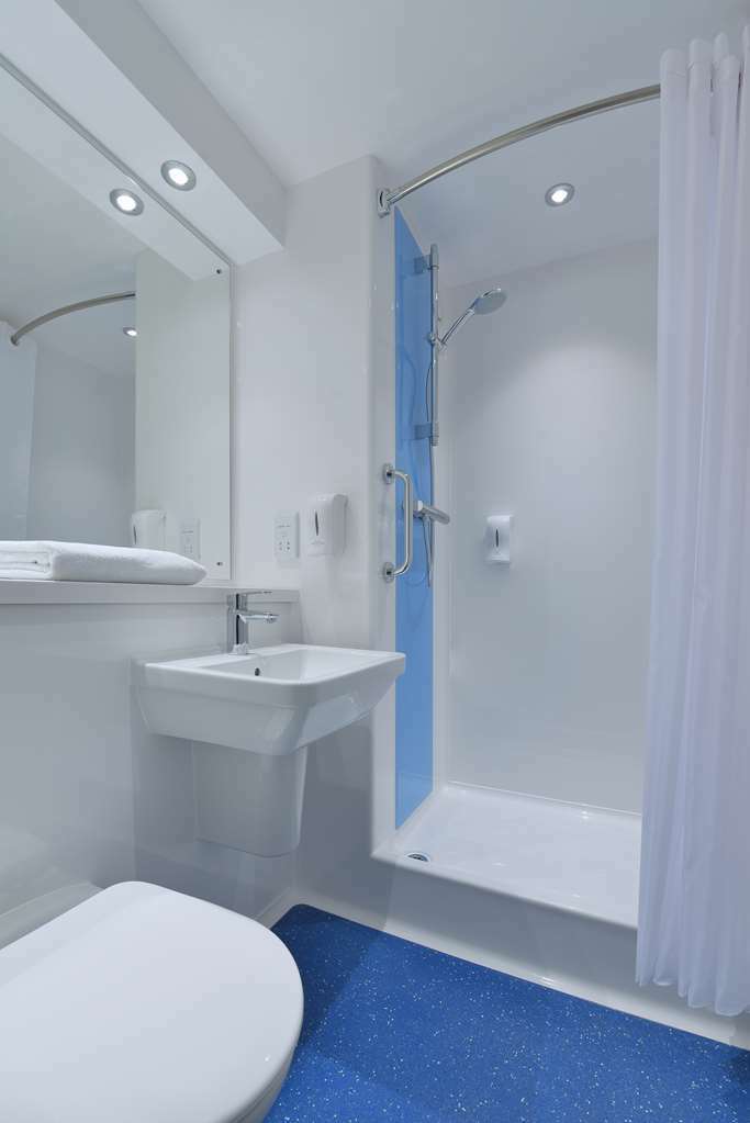 Travelodge Beckington Bath Room photo